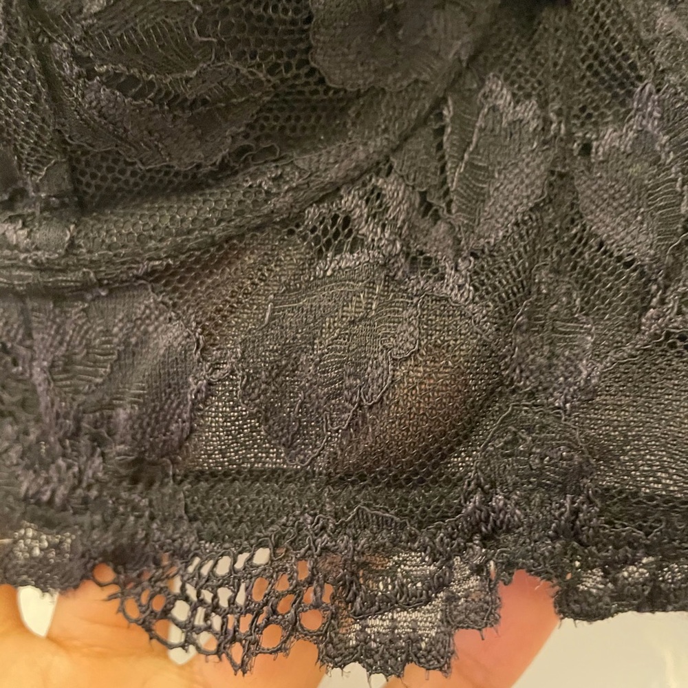 Victoria’s Secret long lined lace bra - Picture 5 of 5